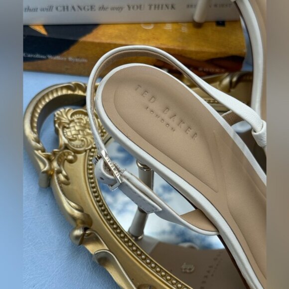 🆕 TED BAKER 🧿 NWOB ARIA ROSE Leather Rose Pearl Embellished Sandal, Sz US 6 - Picture 6 of 13